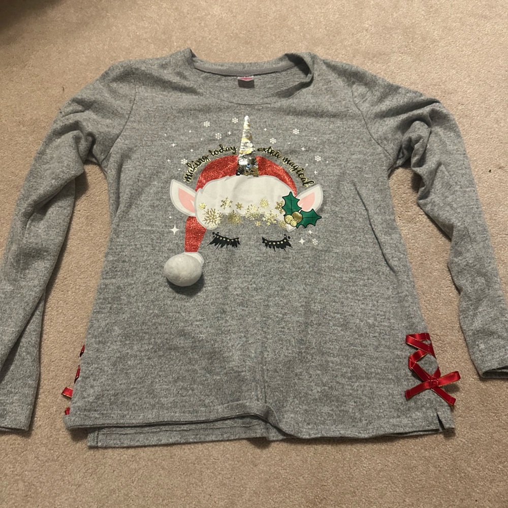 Girls 14-16 unicorn Christmas shirt